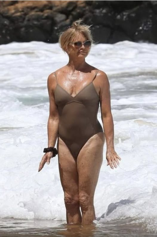 Goldie Hawn vacation pictures in swimsuit spark comments 671480163 122123142549140408 3151609900248031884 n